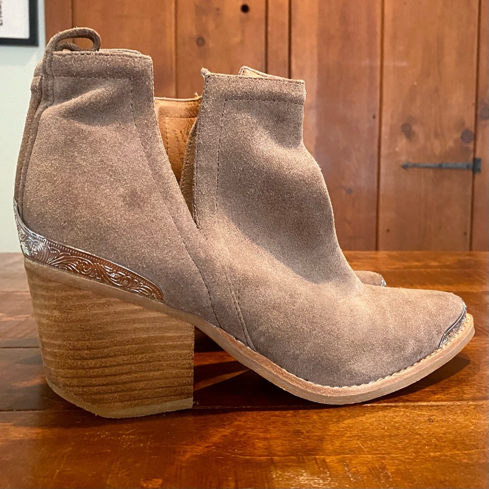 Jeffrey Campbell Cromwell taupe suede booties